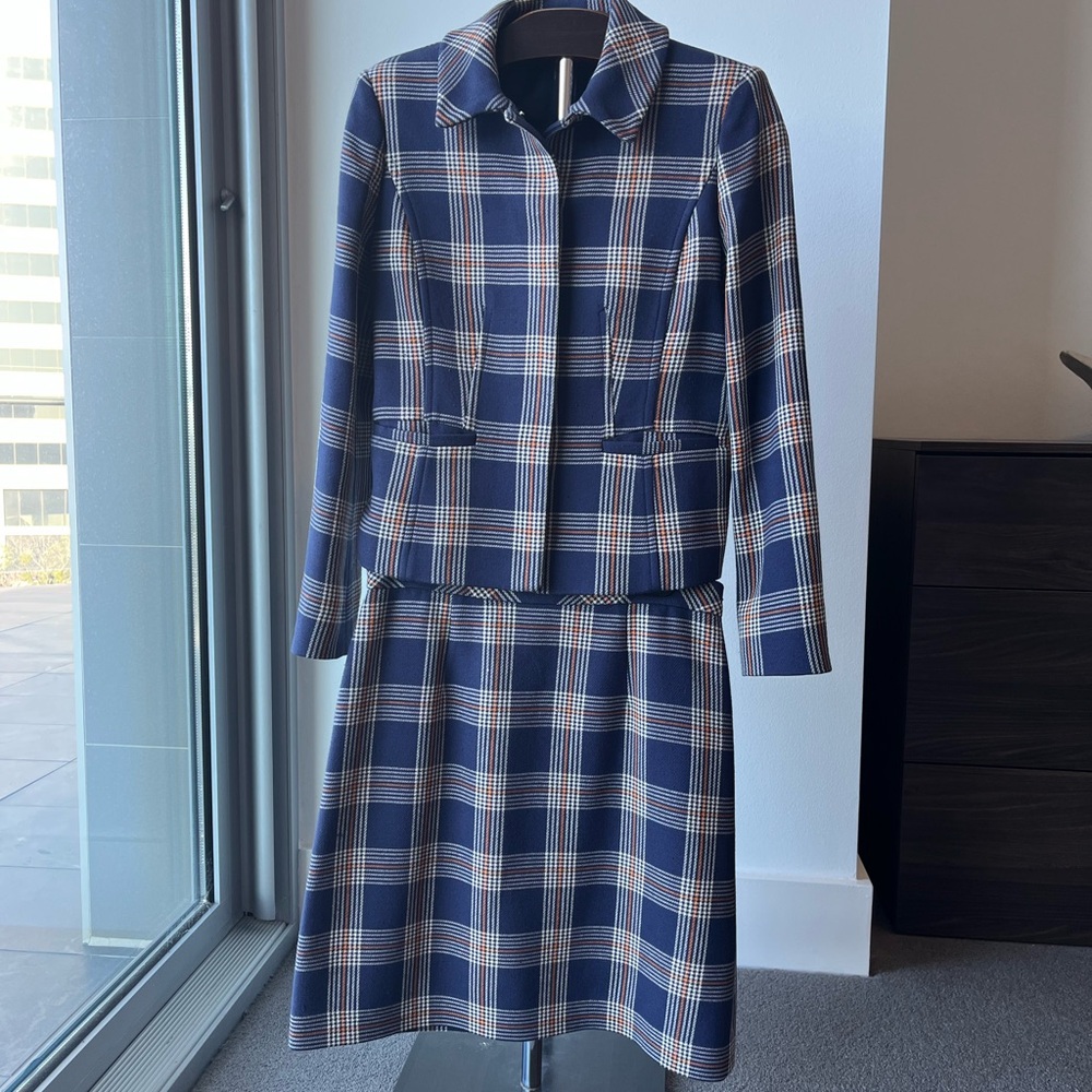 Wool blend skirt suit (2 pieces)